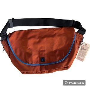 Rickshaw Messenger Bag, The Medium Zero, Rust/Orange